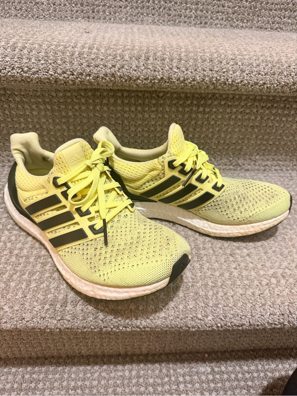 Adidas UltraBoost 1.0 Women's Size 7 Running Shoes Frozen Yellow